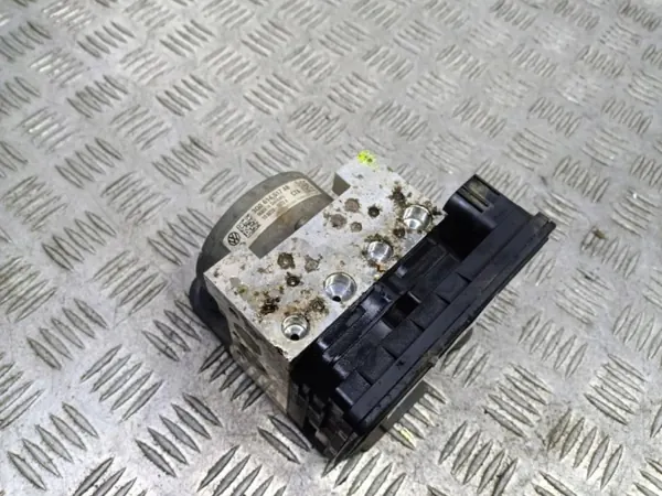 ABS-pump OEM Wrakowisko-17652- för VW Passat B8 2.0 TDI image 2