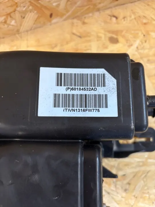 OEM 68184532AD brandstofdampkoolstoffilter voor Chrysler Pacifica image 3