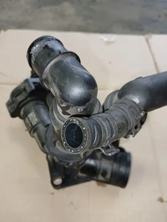 Termostaatin Kotelo OEM 05L121111N VW Audi 2.0 TDI:lle image 3