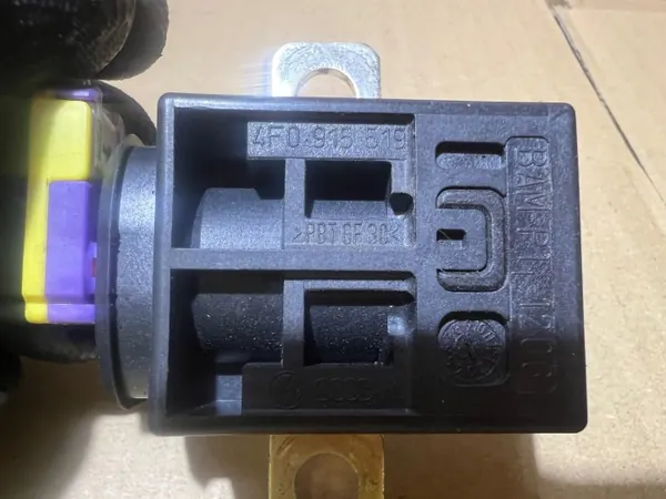 Audi A4 B8 Akun Pyrotekninen Sulake OEM 4F0915519 image 5