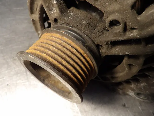 Alternaattori Skoda OE 037903025E image 5