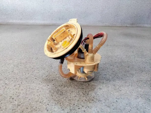 Bomba de combustible 4K0201317F Audi A6 C8 2.0 TDI image 2