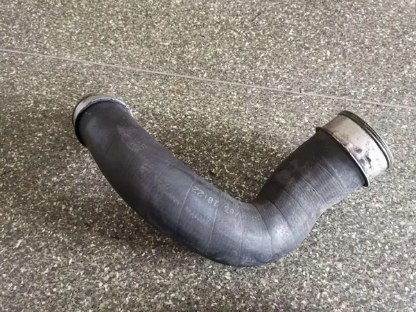 Tuyau d'intercooler OEM 7H0145709A pour VW Multivan image 3