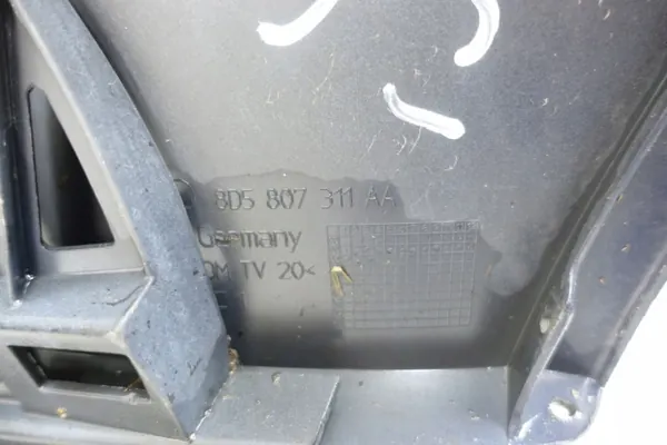 Takapuskuri OEM 8D5807311A Audi A4 B5 Sedanille image 10