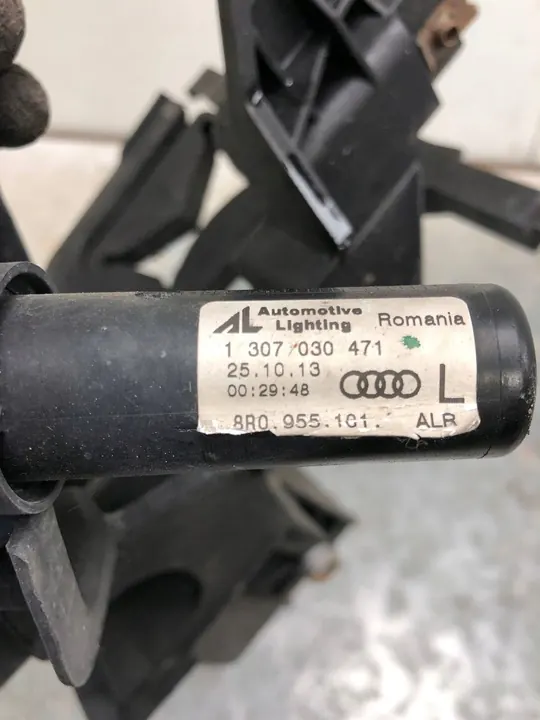 Support de phare avant gauche Audi Q5 8R0805607B image 7