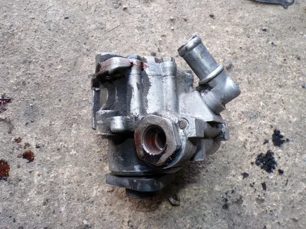 BMW OE 1092744 Stuurpomp image 2