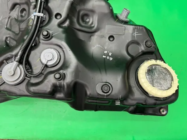 Réservoir carburant OEM 77111-30200 Lexus GS300 3.0 V6 image 4