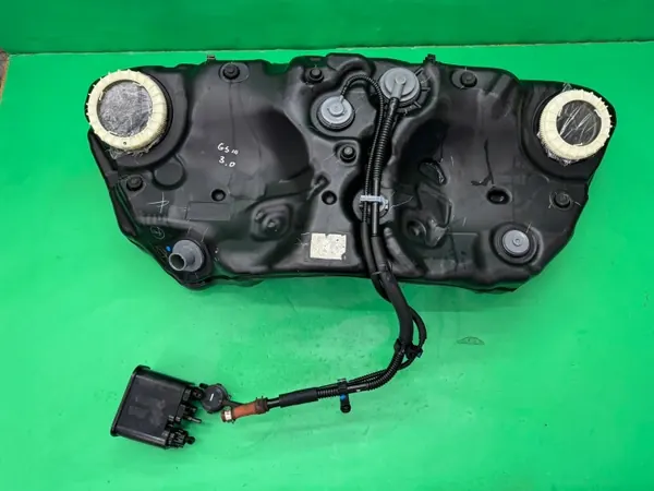 Réservoir carburant OEM 77111-30200 Lexus GS300 3.0 V6 image 8