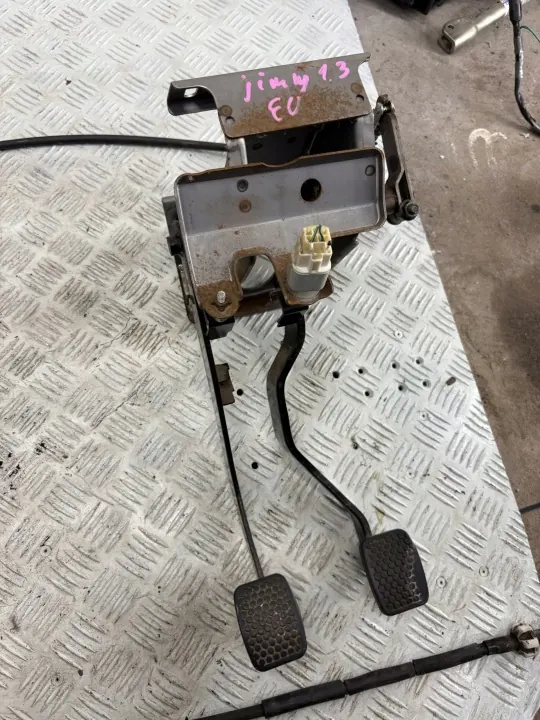 Suzuki Jimny 1.3 B 98- pedalsats OEM PEDAŁ HAMULCA image 6