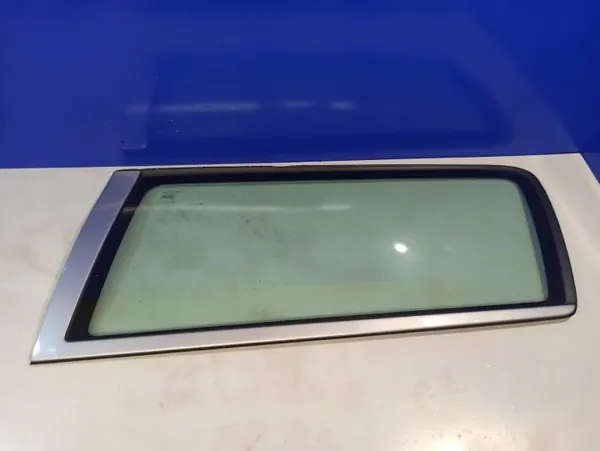 OEM 30674479 Bak karossglas Volvo V70 II SW image 2