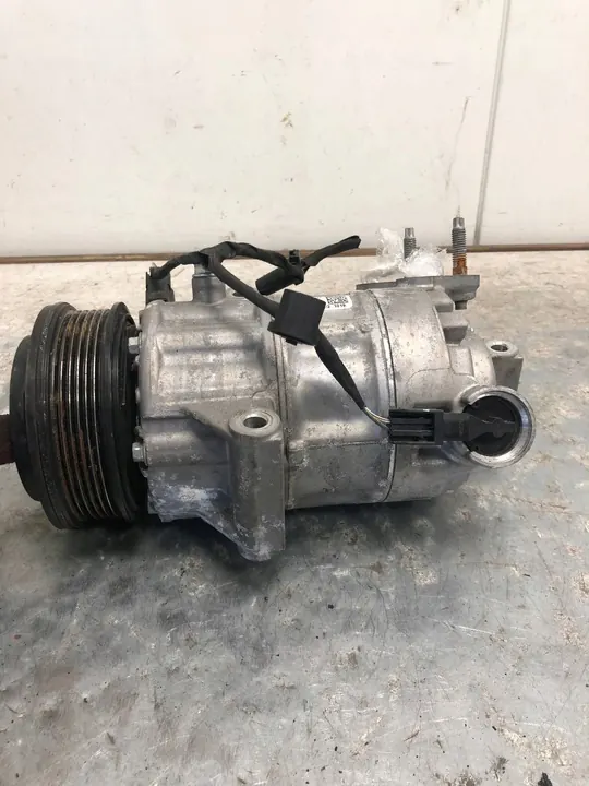 Compresor de Aire Acondicionado Ford Focus MK4 GN11-19D629-AB image 2