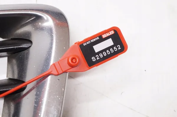 VOLVO S40 II V50 I Grill Lift image 4