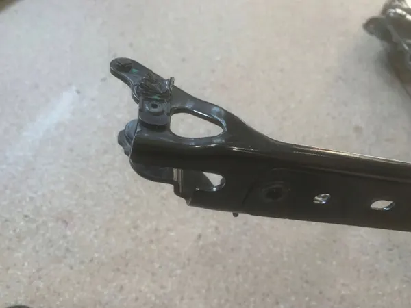 Bisagra techo convertible derecha OEM LPV14065 BMW Serie 4 image 4