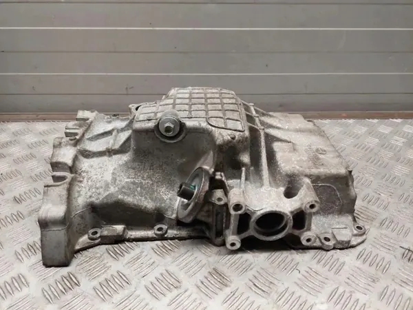 Öljypohja etu OEM 04893551AD Alfa Romeo Stelvio:lle image 4