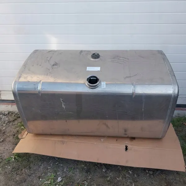 Réservoir de carburant Iveco image 1