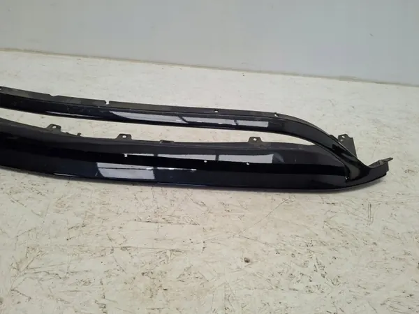Spoiler do pára-choques dianteiro OEM A1768858000 Mercedes Classe A image 3