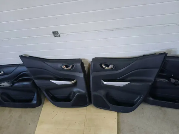 OEM 121 etuoven sisustus sarja Nissan Navara D23 image 4