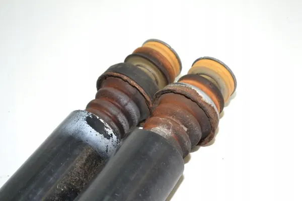 BMW OE 6782859 Taka-akselin jousitusiskut image 4