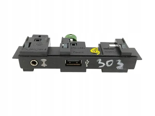 Prise USB AUX OEM 5Q0035724 pour VW Touran III image 2