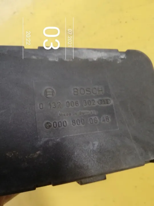 Pompe de verrouillage central Mercedes OEM 0132006302 image 4