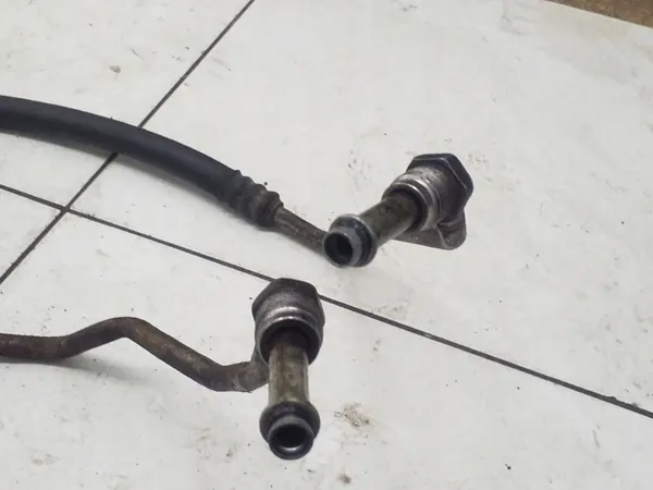 Chrysler servostyrningsslang OEM 04743452AD image 3