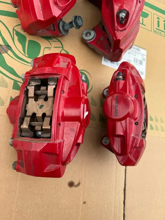 Jeu d'étriers NISSAN 370Z Akebono Brembo image 3