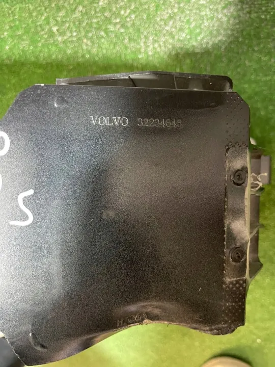 Volvo XC40 C40 Etupalkki OEM 32234645 image 7