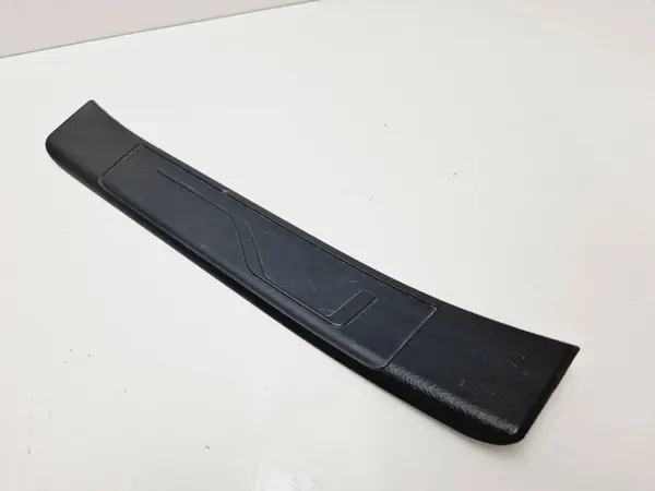 Skoda Octavia Mk3 2014 Left Rear Side Trim image 3