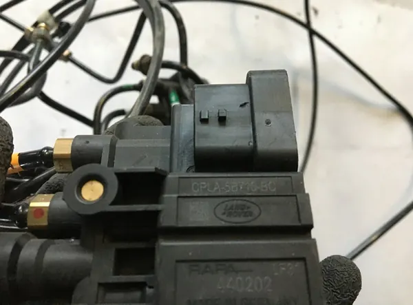 RANGE ROVER SPORT II L494 13- Fios de válvula de suspensão OEM image 4