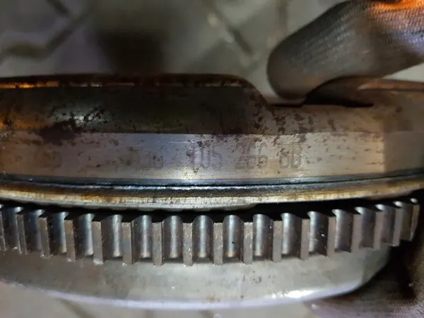 VW TOURAN PASSAT B6 2.0TDI Kaksimassaväkä DSG image 4