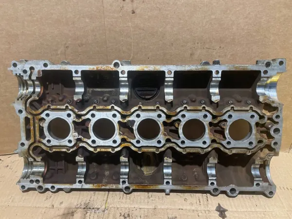 Volvo OE 1001761 Ventildeckel - Gebrauchtes OEM-Teil image 3