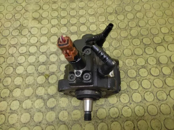 Peugeot 307 2.0 HDI bränslepump OEM 0445010046 image 2