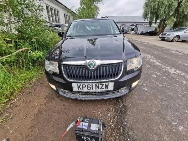 Skoda Superb Vesiletkut 2012 1.8L 1k0122447gc image 5