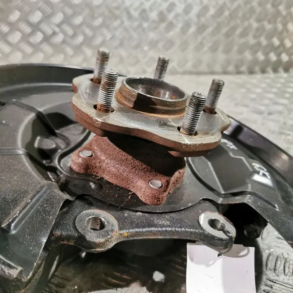 Lexus RX 450H 2019 Bakhjulsnav OEM UTO33645 image 6