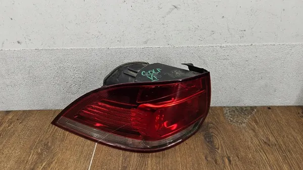 VW GOLF VI KOMBI VÄNSTER BAKLJUS 1K9945095E image 4