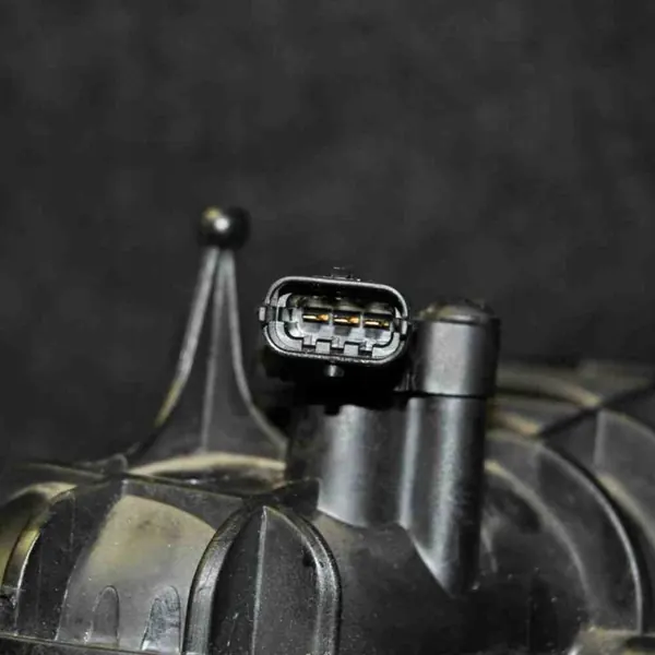 Insugningsgrenrör Ford OE OEM 2152108 Fiesta VI image 5