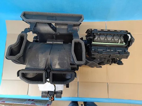 VERWARMINGSWISSEL SKODA SCALA LIFT 1.0TSI 2Q1820007B image 2