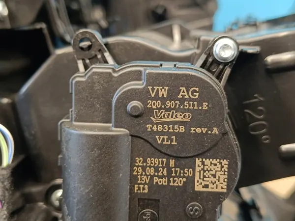 VERWARMINGSWISSEL SKODA SCALA LIFT 1.0TSI 2Q1820007B image 6