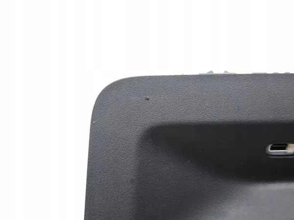 Puerto USB Skoda Enyaq iV OEM 657035736A - Usado image 3