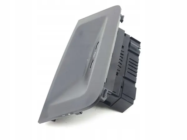 Puerto USB Skoda Enyaq iV OEM 657035736A - Usado image 6