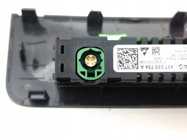 Puerto USB Skoda Enyaq iV OEM 657035736A - Usado image 9