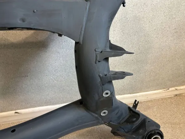 BMW Hinterachsschwinge OEM 8837900 - Gebraucht image 9
