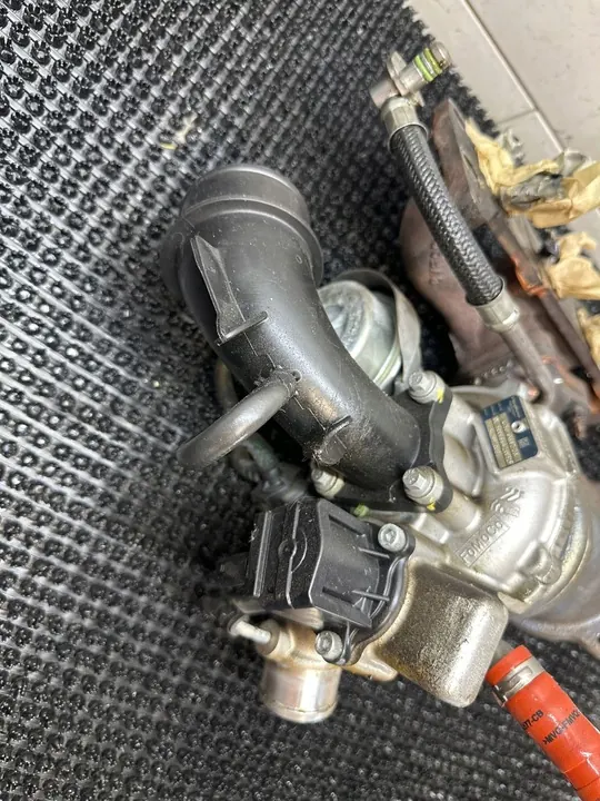 VOLVO V40 2012-2019 Turbocompresor CJ5G6K682DA image 2