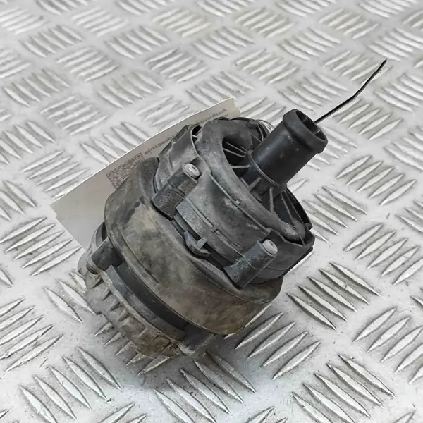 Vattenpump VW PASSAT VARIANT B8 04L965567B 2016 image 3