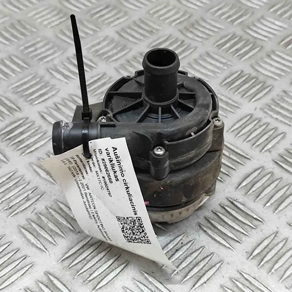Vattenpump VW PASSAT VARIANT B8 04L965567B 2016 image 4
