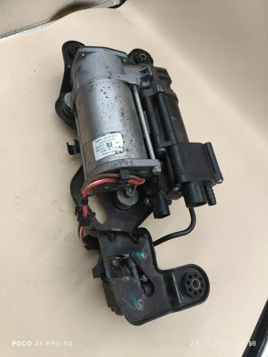 Luftfjädringskompressor bak OEM 6875177 BMW X5 F15 image 2