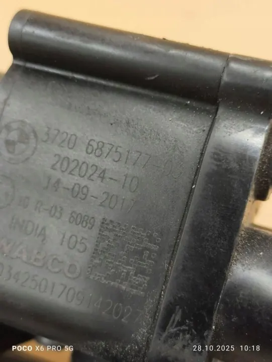 Luftfjädringskompressor bak OEM 6875177 BMW X5 F15 image 5