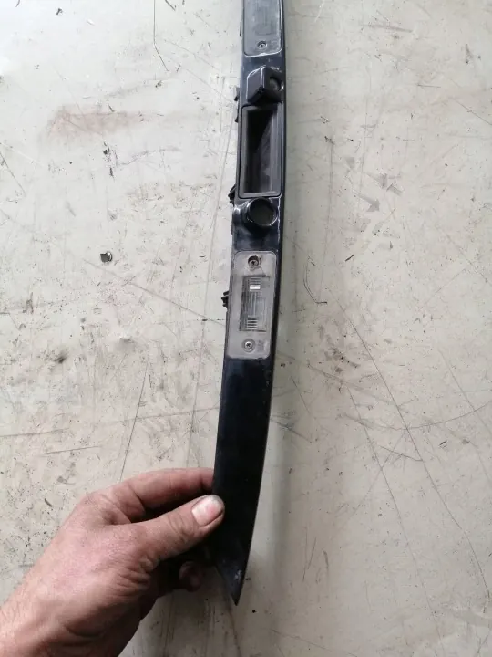 Audi A8 D3 Kofferbakstrip OEM XRA4512 - Gebruikt image 3