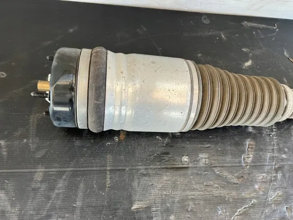 Jeep Grand Cherokee Fram höger luftfjädring 68080194AB image 9