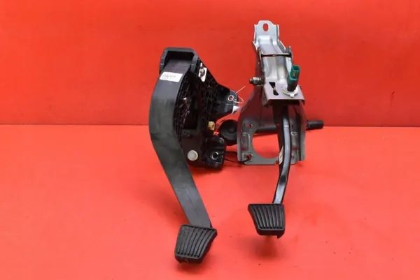 Kupplungs- & Bremspedale OEM 32802-N7120 für Kia Sportage image 2